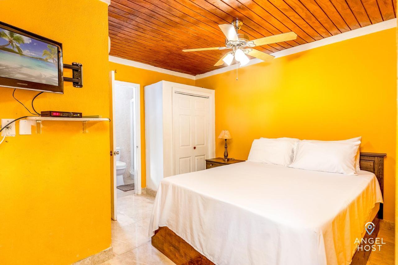 Chalk Sound Beach Residences Near Sapodilla Bay Beach By Angel Host! Taylor Bay Beach Exterior photo